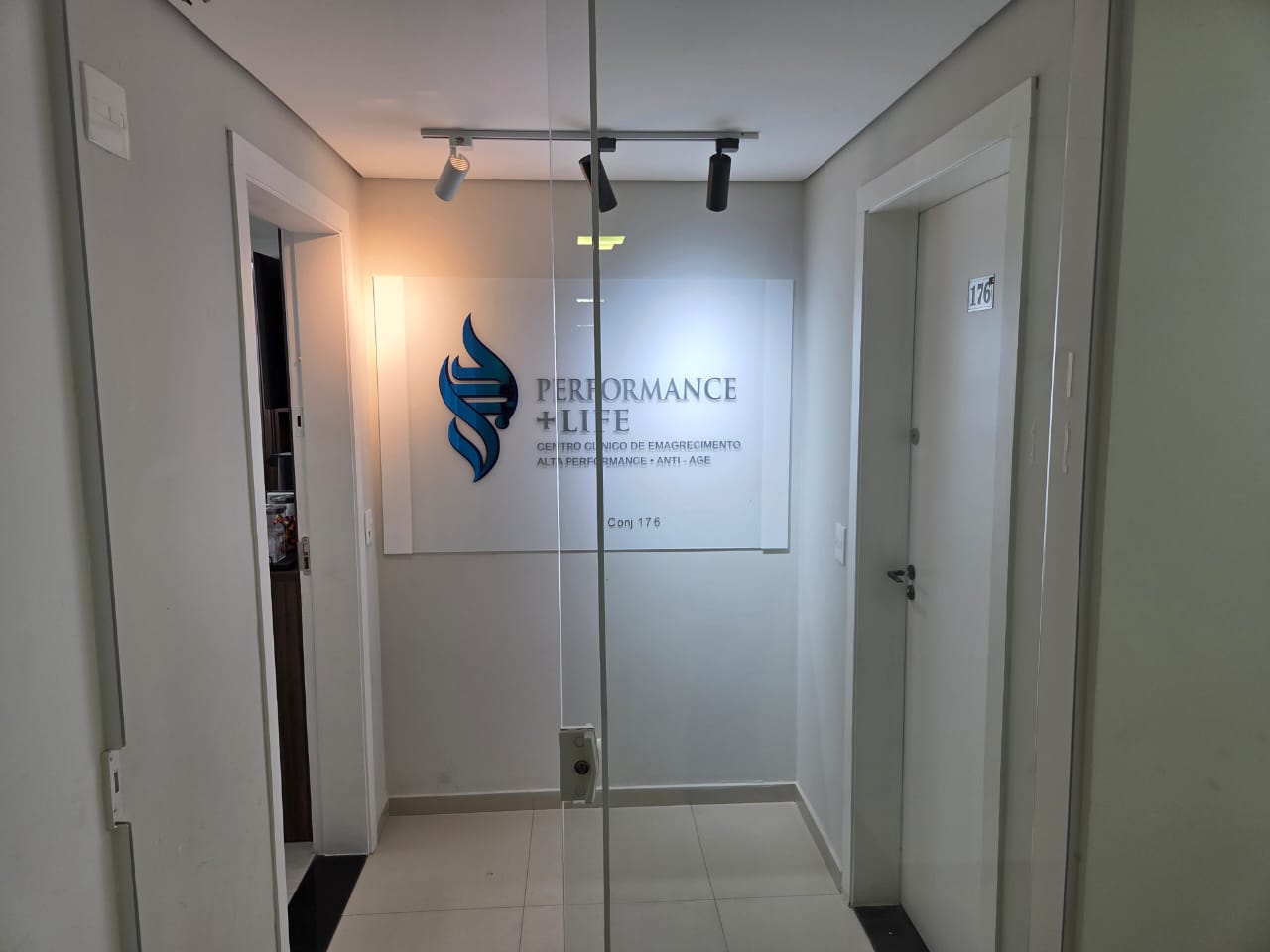 Hall de entrada amplo da clínica