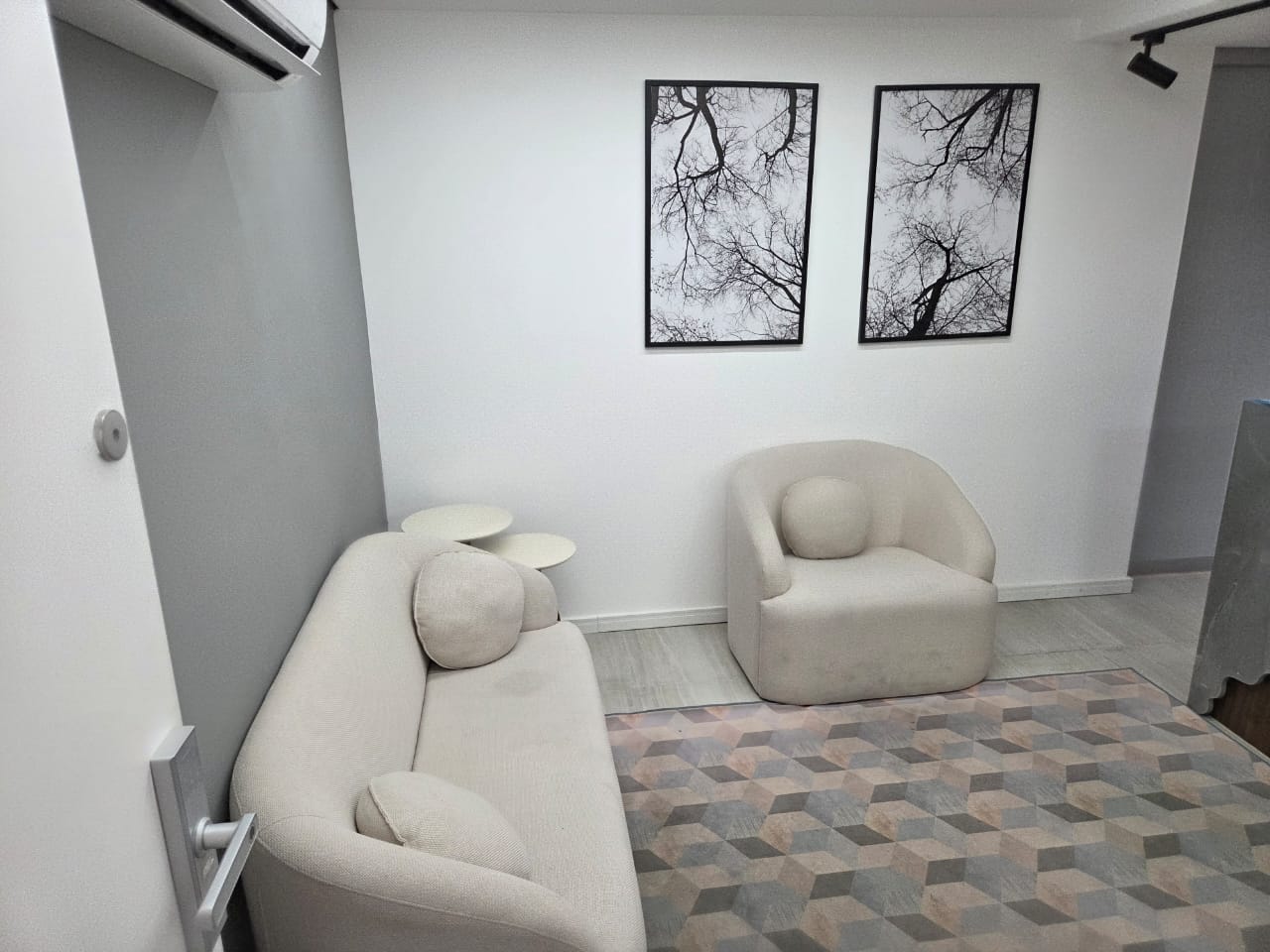 Sala de espera com poltronas